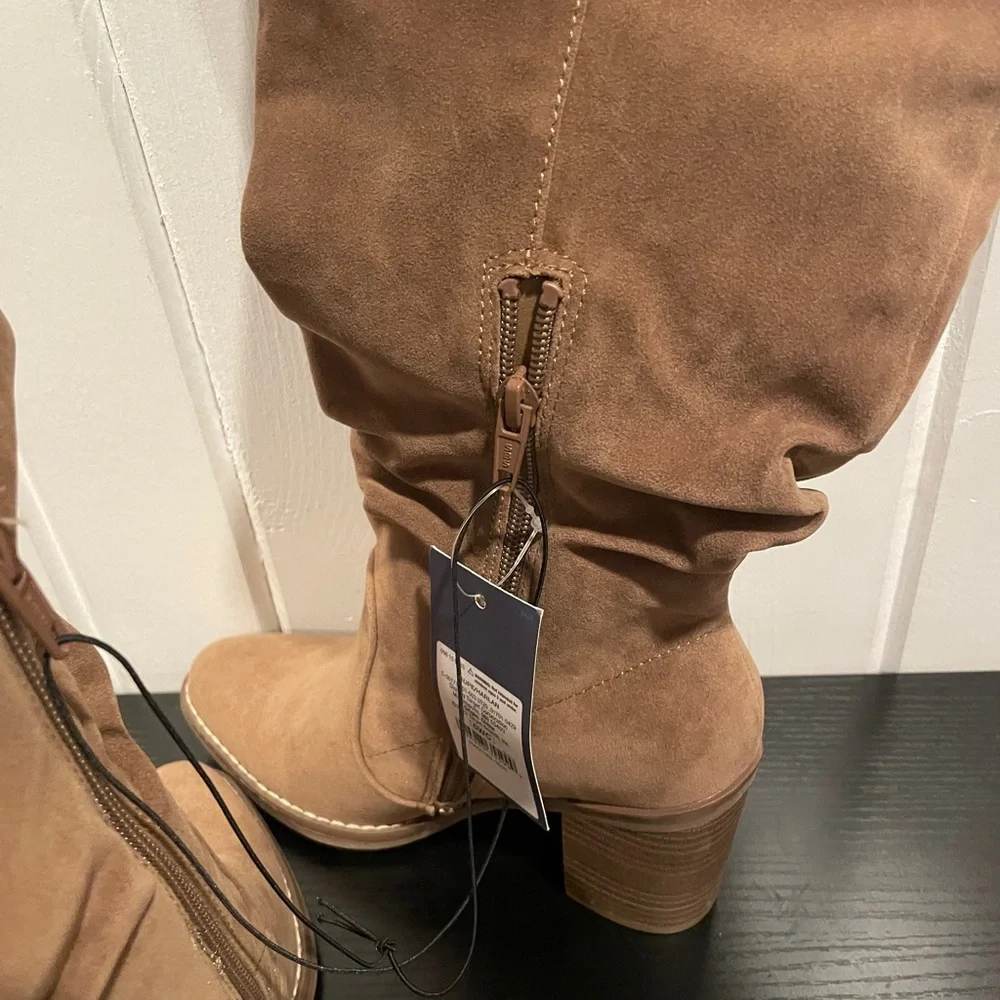 Universal Thread Women’s Tall Slouch Suede Boots - Tan size  6WC